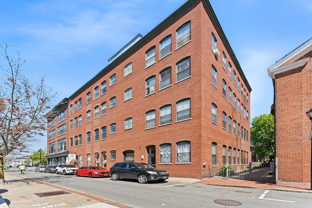 281 Essex St 306, Salem, MA 01970