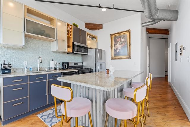 281 Essex St 306, Salem, MA 01970