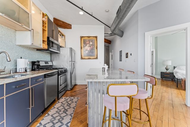 281 Essex St 306, Salem, MA 01970