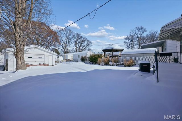 5701 Arthur Avenue, St Louis, MO 63139