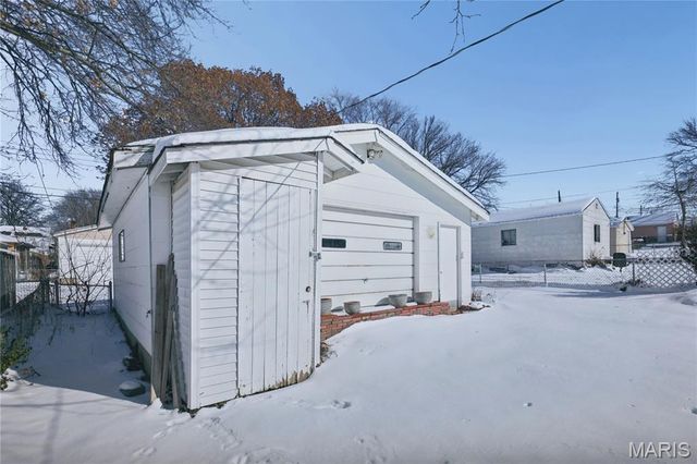 5701 Arthur Avenue, St Louis, MO 63139