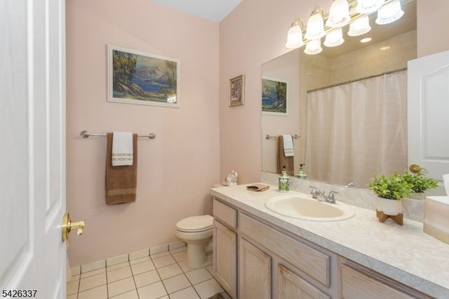 71 Parker Ave, Hawthorne Boro, NJ 07506