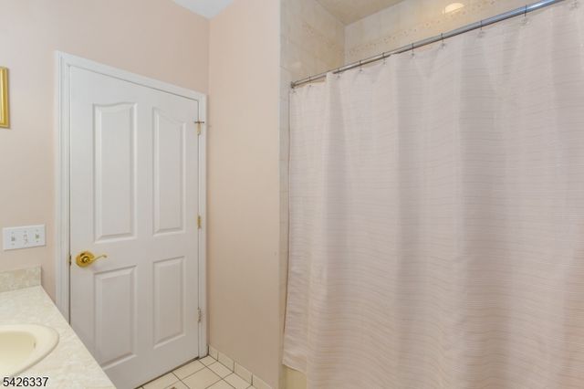 71 Parker Ave, Hawthorne Boro, NJ 07506