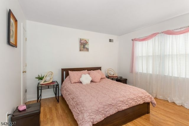 71 Parker Ave, Hawthorne Boro, NJ 07506