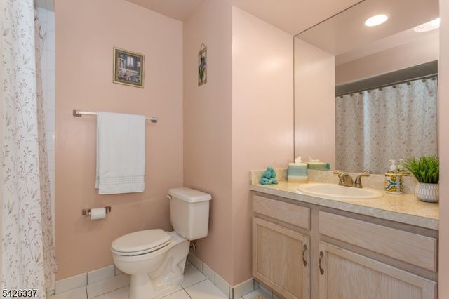 71 Parker Ave, Hawthorne Boro, NJ 07506