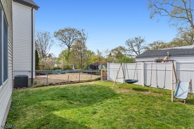 71 Parker Ave, Hawthorne Boro, NJ 07506