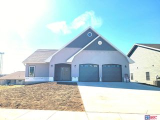1057 N 12th Street, Seward, NE 68434