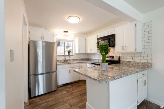 1893 E WELLINGTON CIR, Holladay, UT 84117