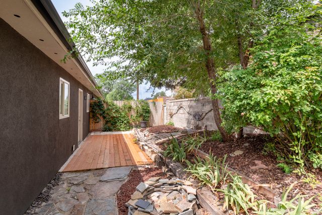1893 E WELLINGTON CIR, Holladay, UT 84117