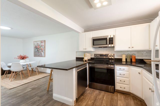 1893 E WELLINGTON CIR, Holladay, UT 84117