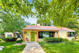 1353 Golf Avenue, Highland Park, IL 60035