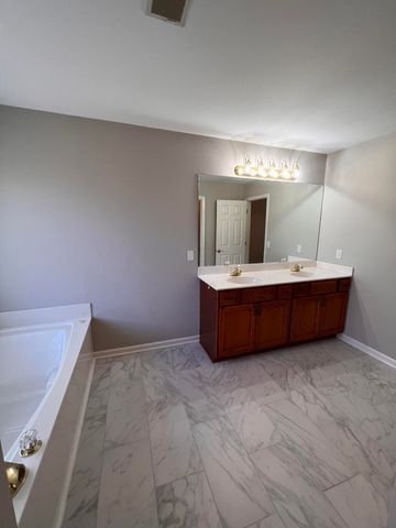 4320 Creek Valley Way, Lexington, KY 40515