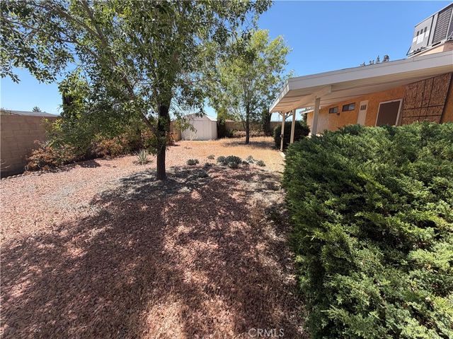 15976 Acoma, Apple Valley, CA 92307