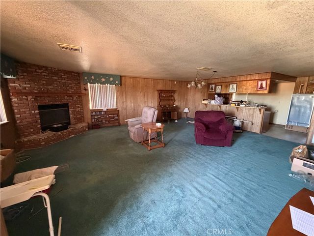 15976 Acoma, Apple Valley, CA 92307