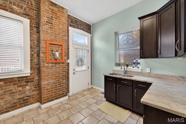 2143 Hickory Street, St Louis, MO 63104