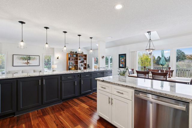 18002 Judicial Way N, Lakeville, MN 55044