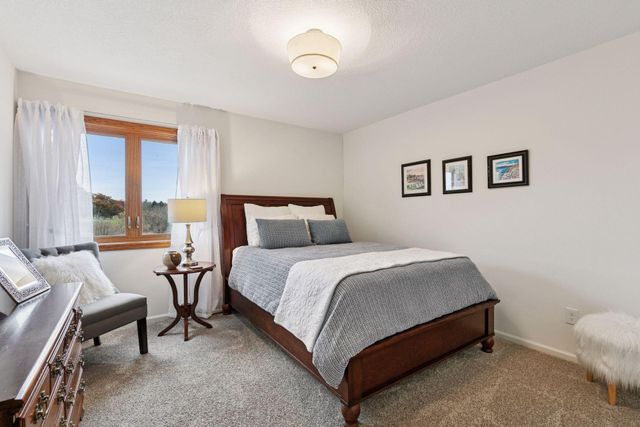 18002 Judicial Way N, Lakeville, MN 55044