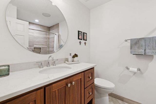 18002 Judicial Way N, Lakeville, MN 55044