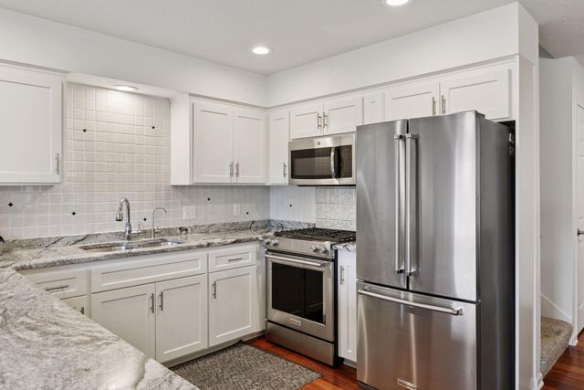 18002 Judicial Way N, Lakeville, MN 55044