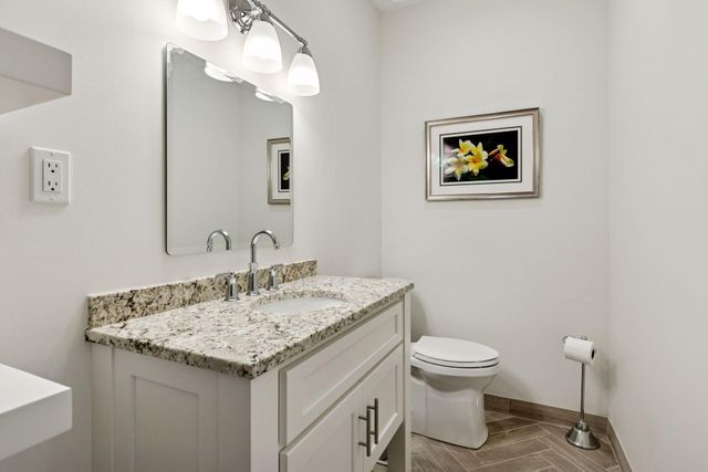 18002 Judicial Way N, Lakeville, MN 55044