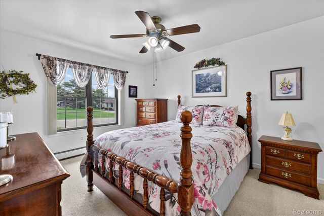 10044 Arlington Circle 145, Green Oak Township, MI 48178