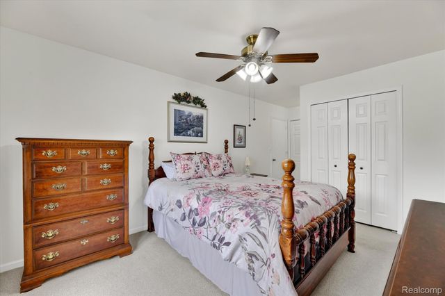 10044 Arlington Circle 145, Green Oak Township, MI 48178