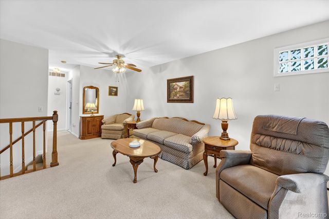 10044 Arlington Circle 145, Green Oak Township, MI 48178