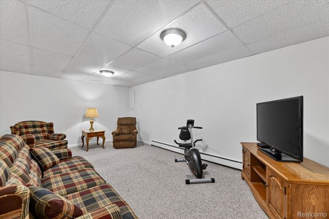 10044 Arlington Circle 145, Green Oak Township, MI 48178