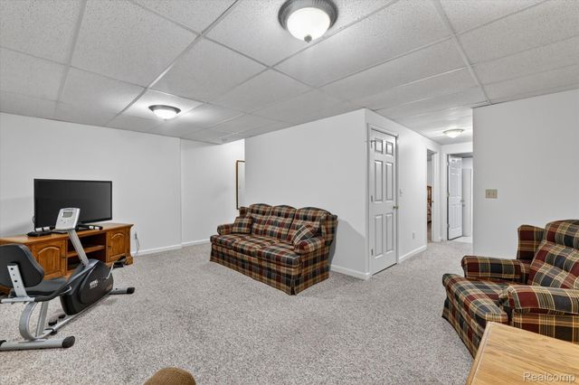 10044 Arlington Circle 145, Green Oak Township, MI 48178