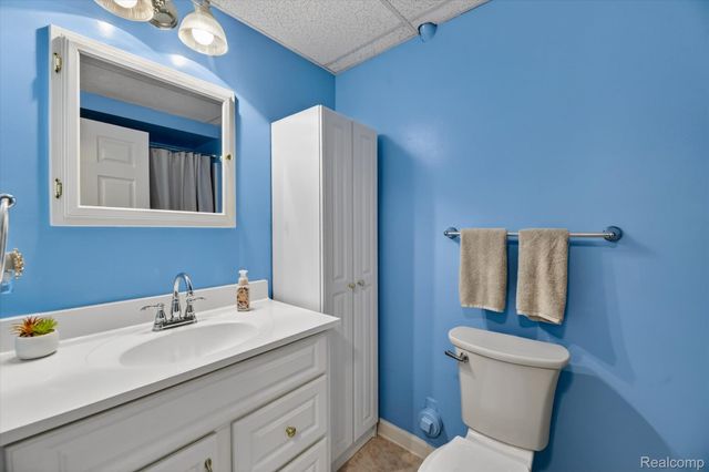 10044 Arlington Circle 145, Green Oak Township, MI 48178
