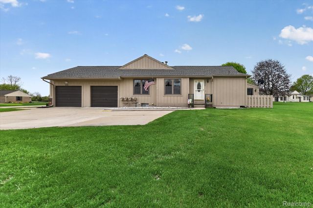 10044 Arlington Circle 145, Green Oak Township, MI 48178