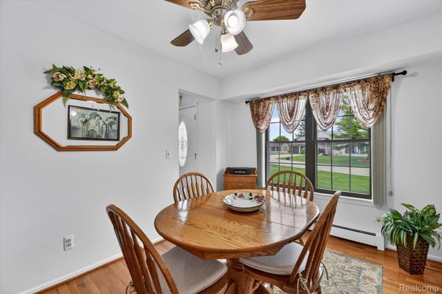 10044 Arlington Circle 145, Green Oak Township, MI 48178