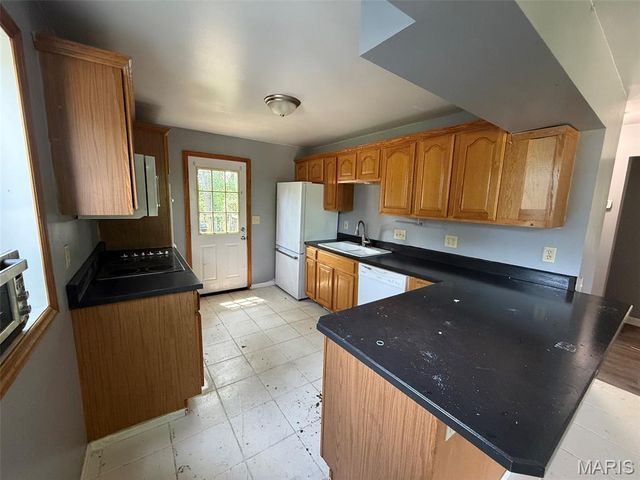 3535 Saint Christopher Lane, St Ann, MO 63074