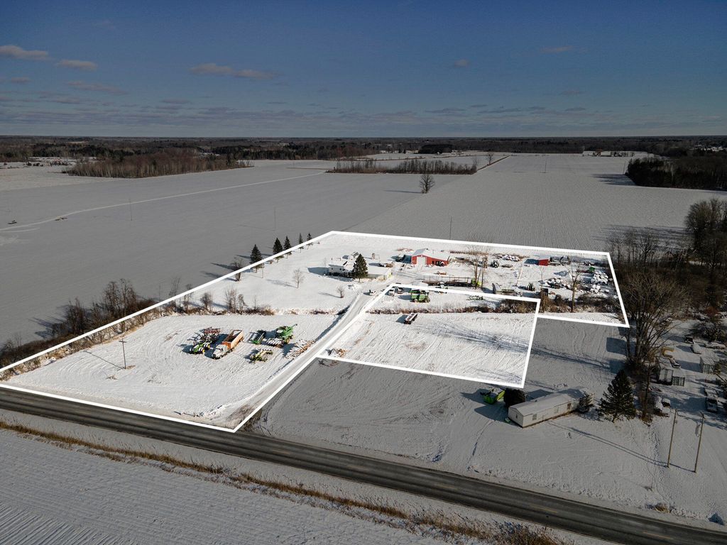 5740 N Coleman Road, Coleman, MI 48618