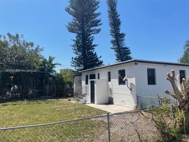 720 NW 134th St, North Miami, FL 33168