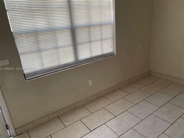 720 NW 134th St, North Miami, FL 33168