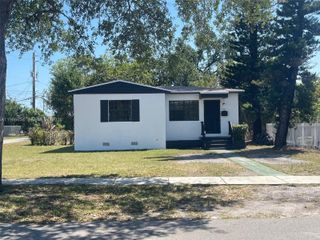 720 NW 134th St, North Miami, FL 33168