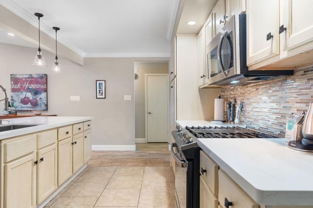 8406 Seminary Ridge DR, Austin, TX 78745
