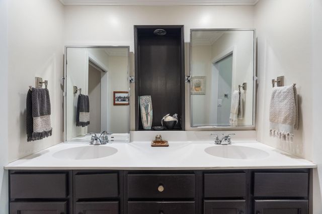 8406 Seminary Ridge DR, Austin, TX 78745