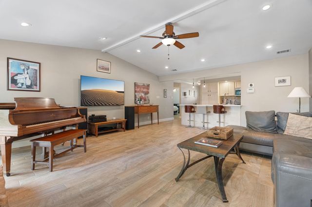 8406 Seminary Ridge DR, Austin, TX 78745