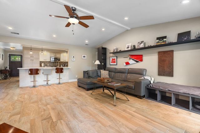 8406 Seminary Ridge DR, Austin, TX 78745