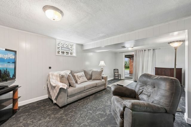 223 E Patty LANE, Monroeville, PA 15146