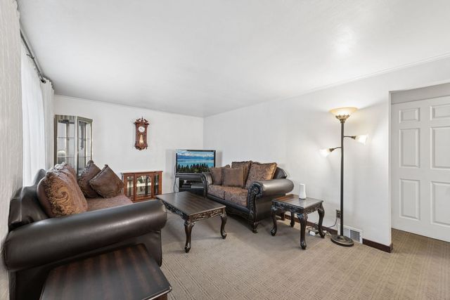 223 E Patty LANE, Monroeville, PA 15146