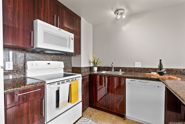 55 S Kukui Street D1314, Honolulu, HI 96813
