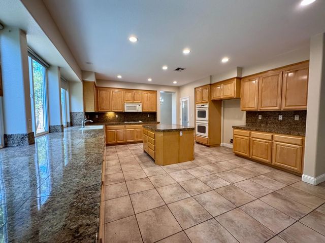 1661 Baines Ave, Sacramento, CA 95835