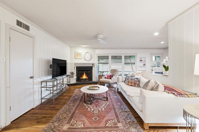 6720 Braeburn Drive, Dallas, TX 75214