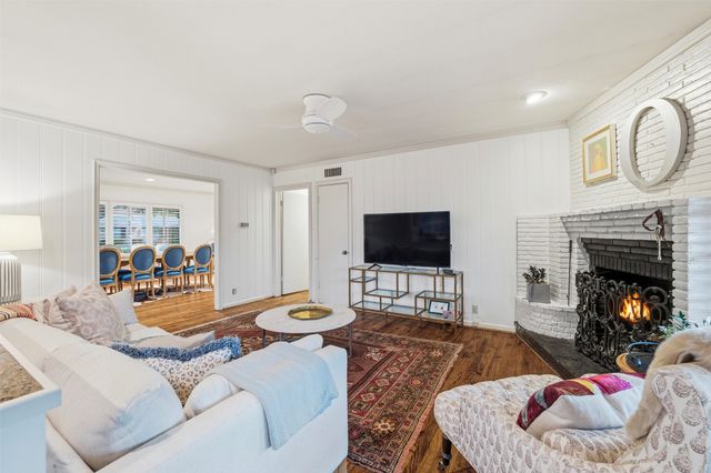 6720 Braeburn Drive, Dallas, TX 75214