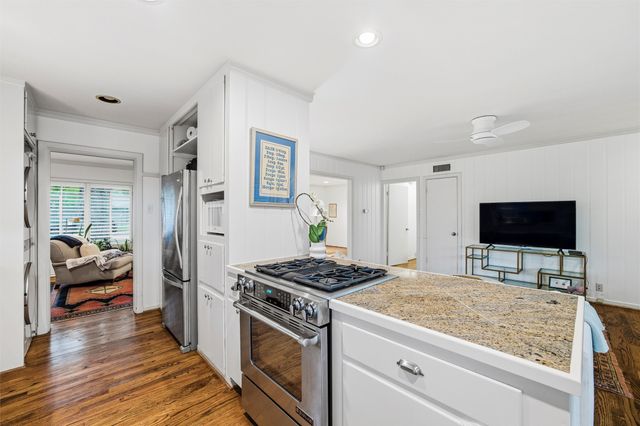 6720 Braeburn Drive, Dallas, TX 75214