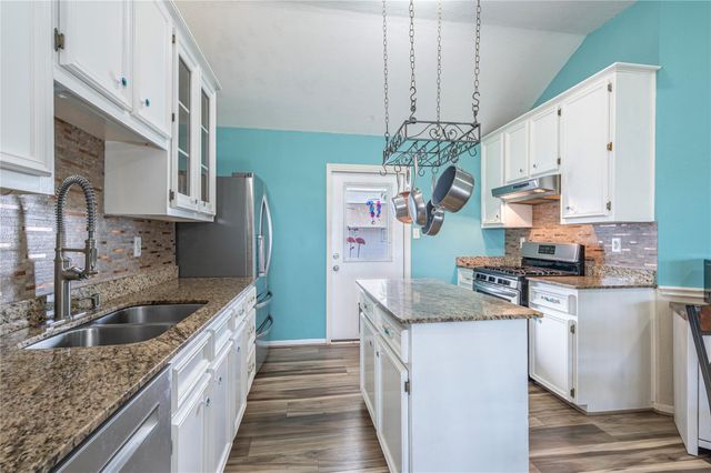 14 S Flamingo Street, La Marque, TX 77568