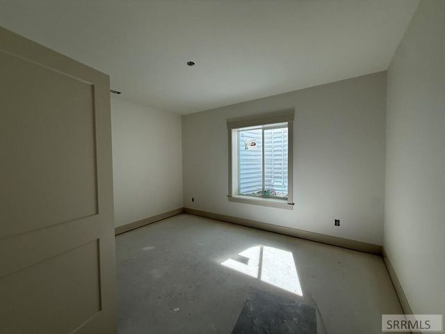 5463 Rip Tideroad, Idaho Falls, ID 83404